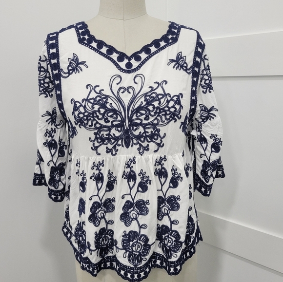 Kindred Tops - Kindred Women's Embroidered Boho Hippie White Navy Blouse Size S